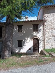 Porzione residenziale in vendita a Foligno - Foligno, Loc. Popola