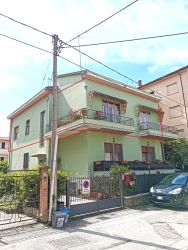 Appartamento in vendita a Foligno - Foligno, Zona Porta Romana, Via Oslavia