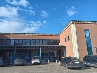 Ufficio in affitto a Foligno - Foligno, S.Eraclio, Via delle Industrie