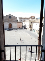 appartamento in vendita a Foligno, centro storico, Piazza San Domenico