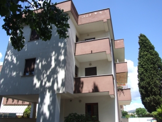 appartamento in vendita a Foligno, via Montello