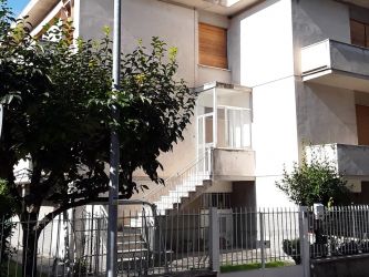 appartamento in vendita a Foligno, zona Viale Ancona, Via Romagna