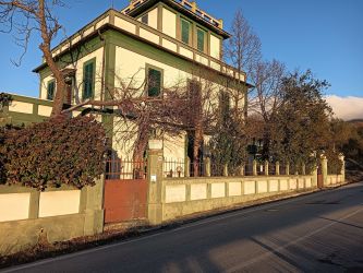 appartamento in vendita a Foligno Località Colpernaco, Via Uppello