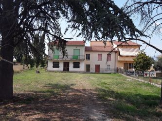 porzione-residenziale in vendita a Foligno, Via Fiamenga