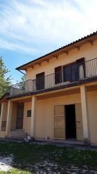 porzione-residenziale in vendita a Serravalle di Chienti, localita' San Martino